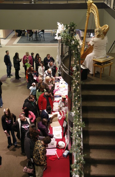 121312mp-elizabeth-celebration-11
